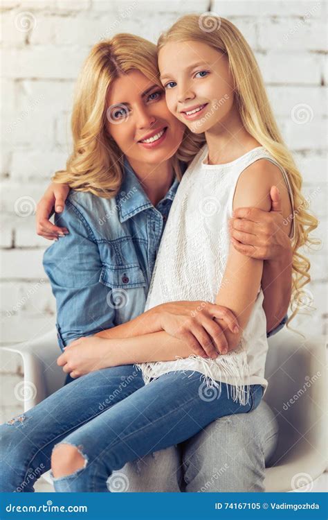 Mother Daughter .